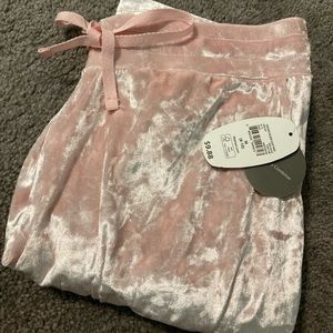 pink crushed velvet joggers 💕💞